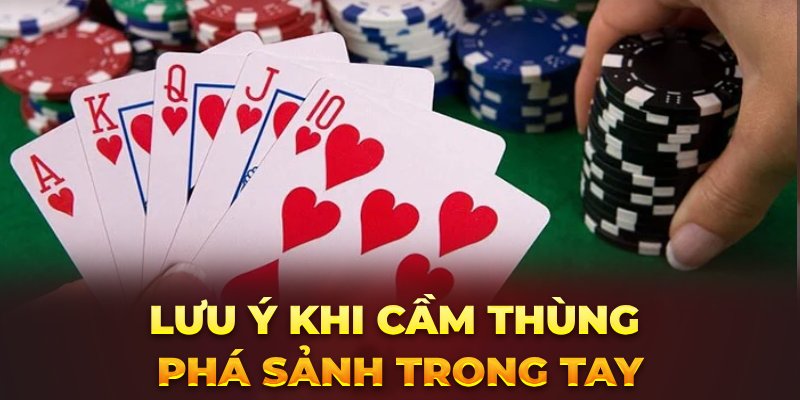 luu-y-khi-cam-thung-pha-sanh-trong-tay